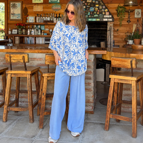 Conjunto de viscosa con blusón estampado azul celeste y pantalón celeste de cintura elasticada – vista 2